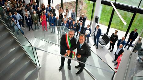 Da sinistra, il sindaco di Monteriggioni, Andrea Frosini, e il Ceo di Diesse, Massimiliano Boggetti, all'inaugurazione del Biotech Campus